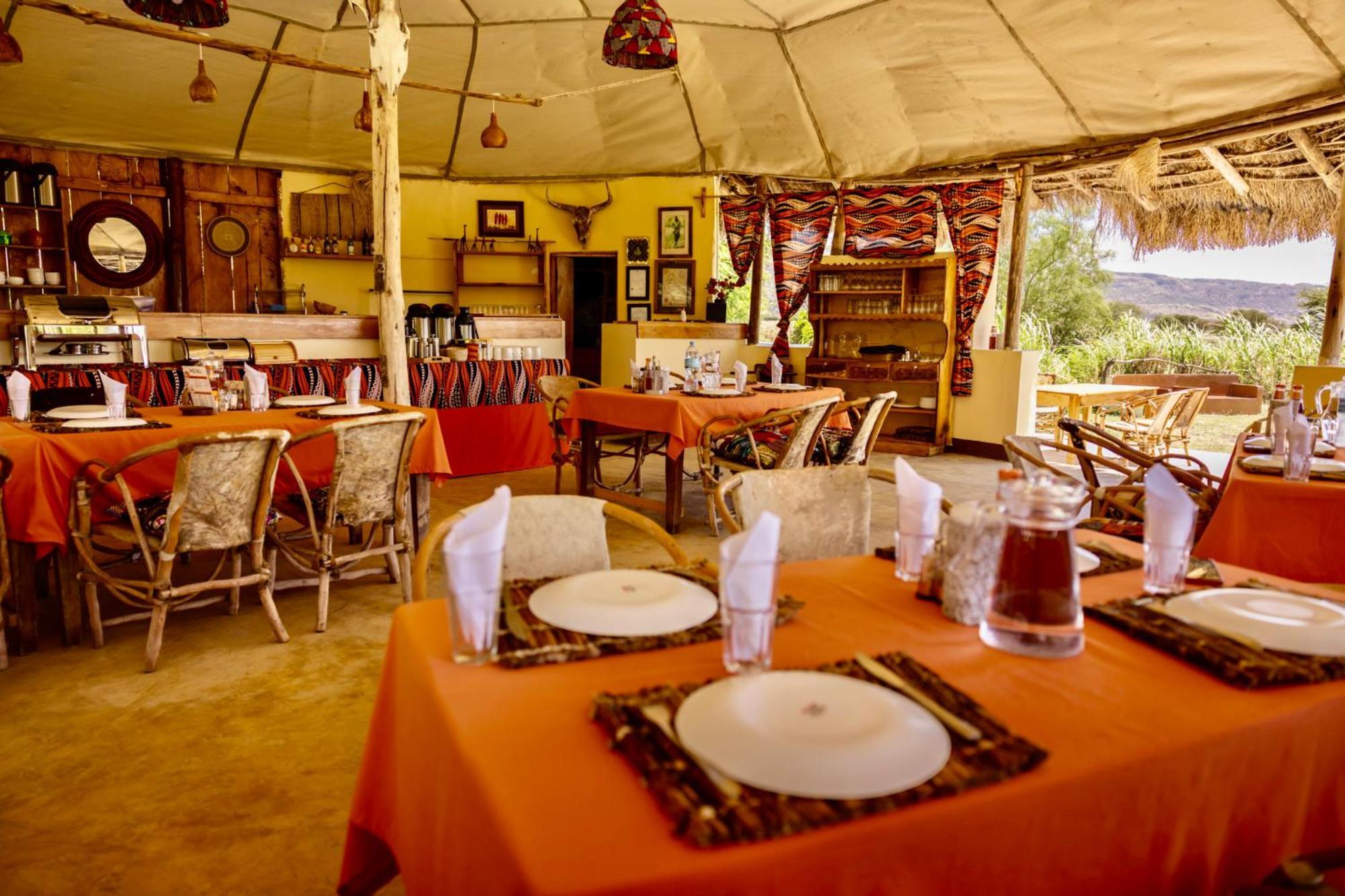 Lake Natron Maasai Giraffe Eco Lodge And Camping Mtowabaga Exterior foto