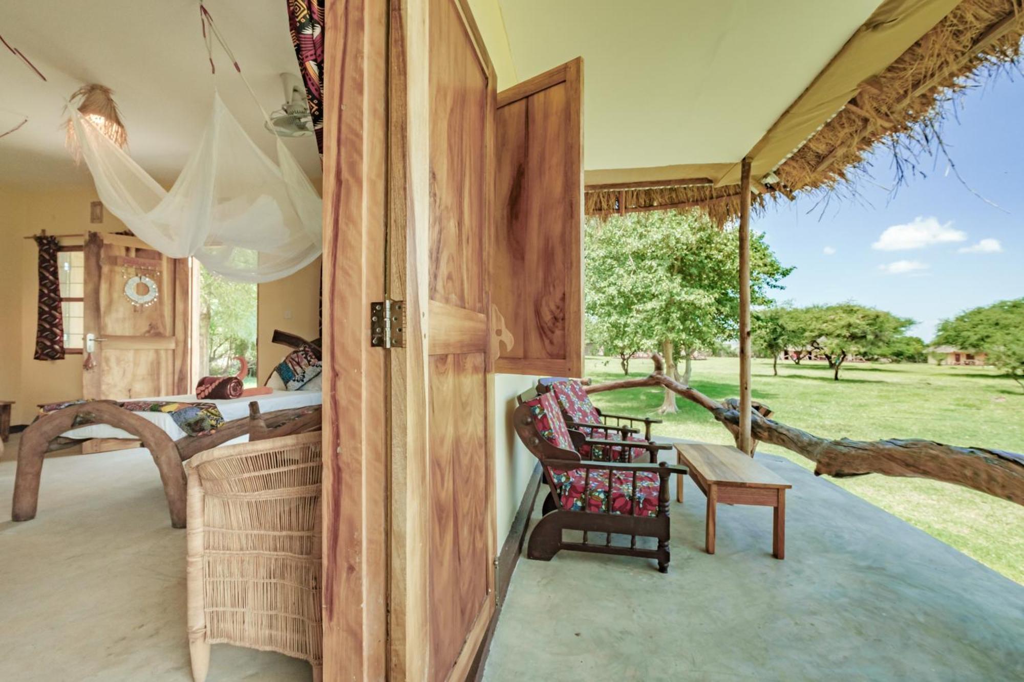 Lake Natron Maasai Giraffe Eco Lodge And Camping Mtowabaga Exterior foto