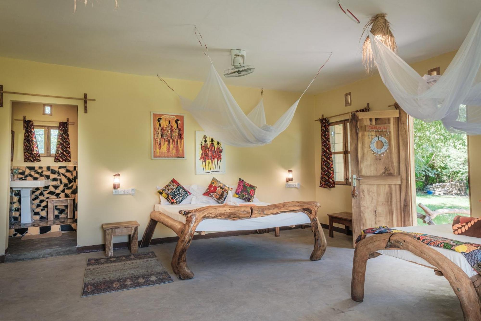 Lake Natron Maasai Giraffe Eco Lodge And Camping Mtowabaga Exterior foto